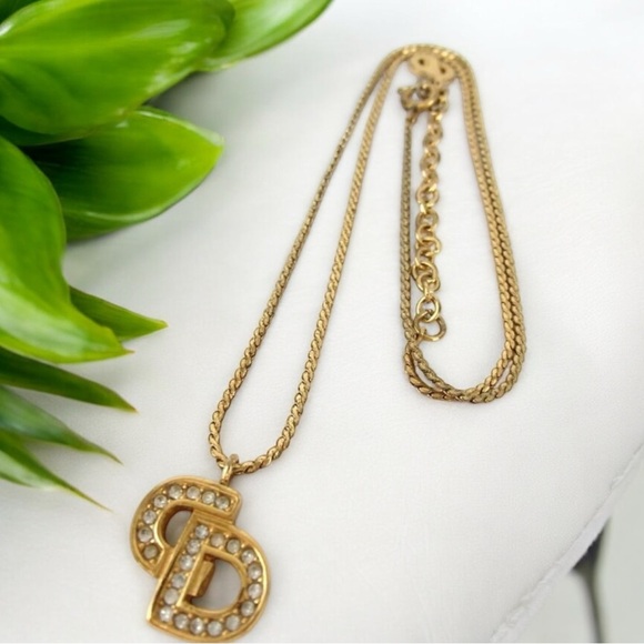 DIOR Signature CD Logo Necklace ๐๐ฅ - Picture 7 of 8